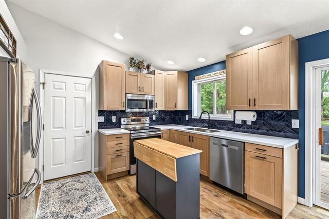 2336 Bradwood Avenue, Altoona, WI 54720