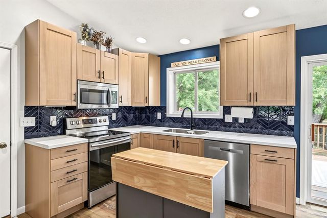 2336 Bradwood Avenue, Altoona, WI 54720