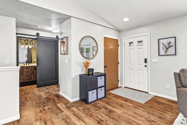 2336 Bradwood Avenue, Altoona, WI 54720