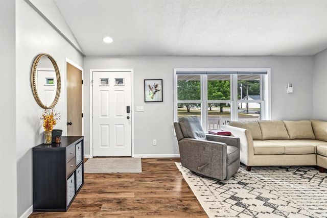 2336 Bradwood Avenue, Altoona, WI 54720