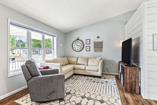 2336 Bradwood Avenue, Altoona, WI 54720