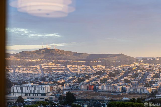 411 Hazelwood Avenue, San Francisco, CA 94127