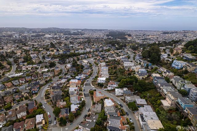 411 Hazelwood Avenue, San Francisco, CA 94127