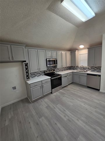 2012 La Prada Parkway, Mesquite, TX 75150