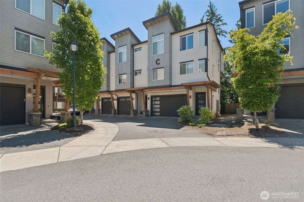 19225 Damson Road #C2, Lynnwood, WA 98036