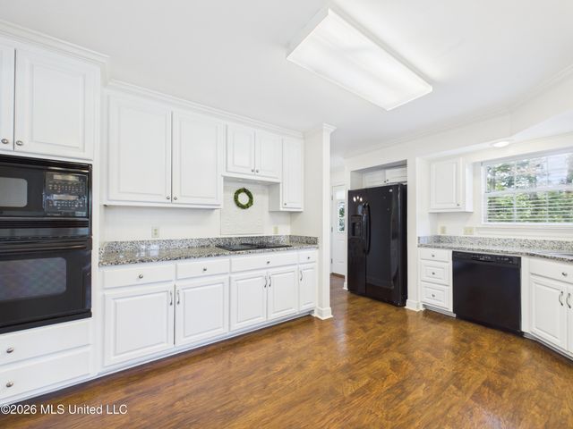 1068 Conley Circle, Ocean Springs, MS 39564