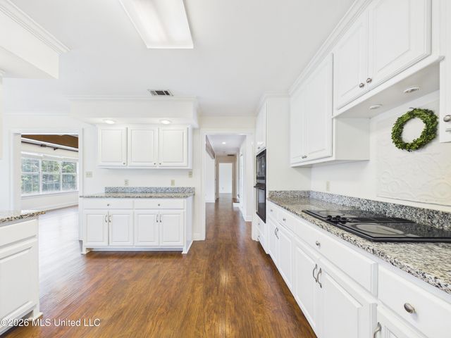 1068 Conley Circle, Ocean Springs, MS 39564