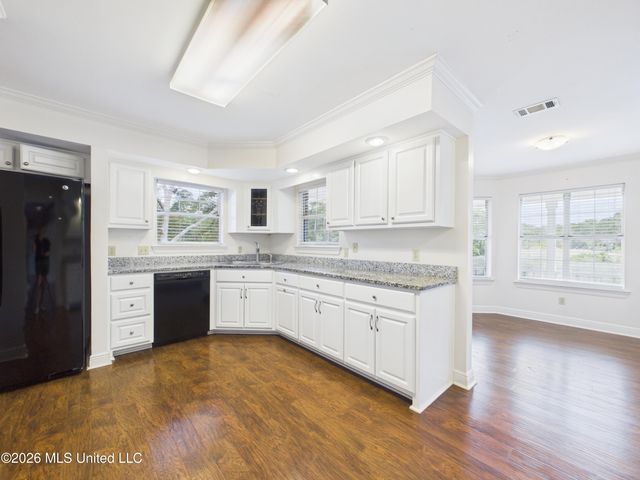 1068 Conley Circle, Ocean Springs, MS 39564