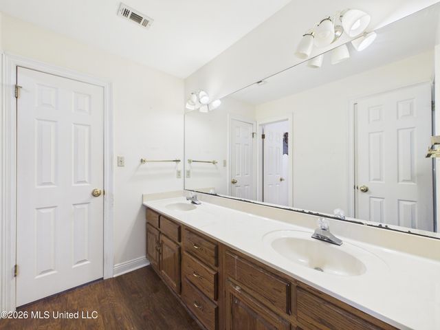 1068 Conley Circle, Ocean Springs, MS 39564