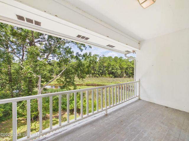 1068 Conley Circle, Ocean Springs, MS 39564