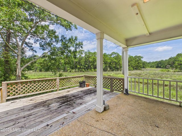 1068 Conley Circle, Ocean Springs, MS 39564