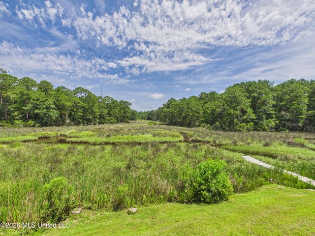 1068 Conley Circle, Ocean Springs, MS 39564