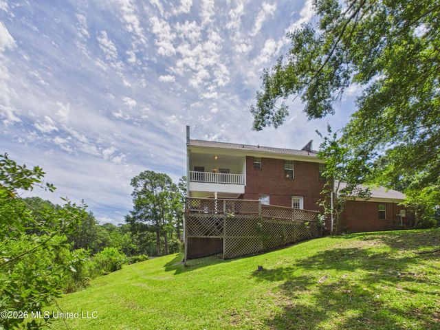 1068 Conley Circle, Ocean Springs, MS 39564