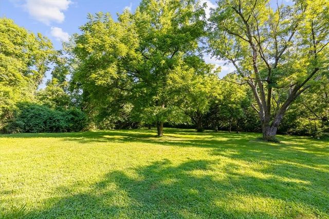 7102 E 55th Street, Kansas City, MO 64129