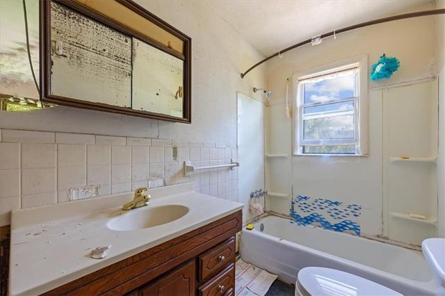 7102 E 55th Street, Kansas City, MO 64129