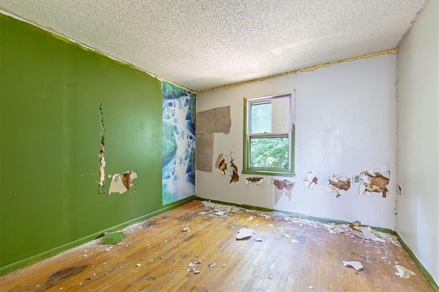 7102 E 55th Street, Kansas City, MO 64129