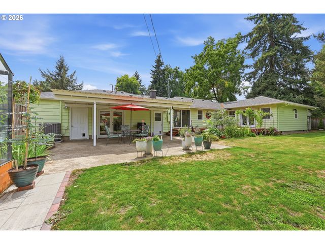 595 DARTMOOR Dr, Eugene, OR 97401