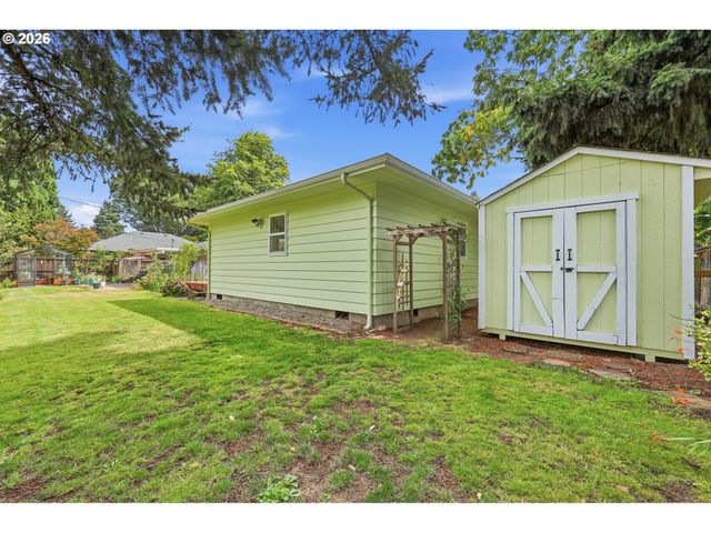 595 DARTMOOR Dr, Eugene, OR 97401