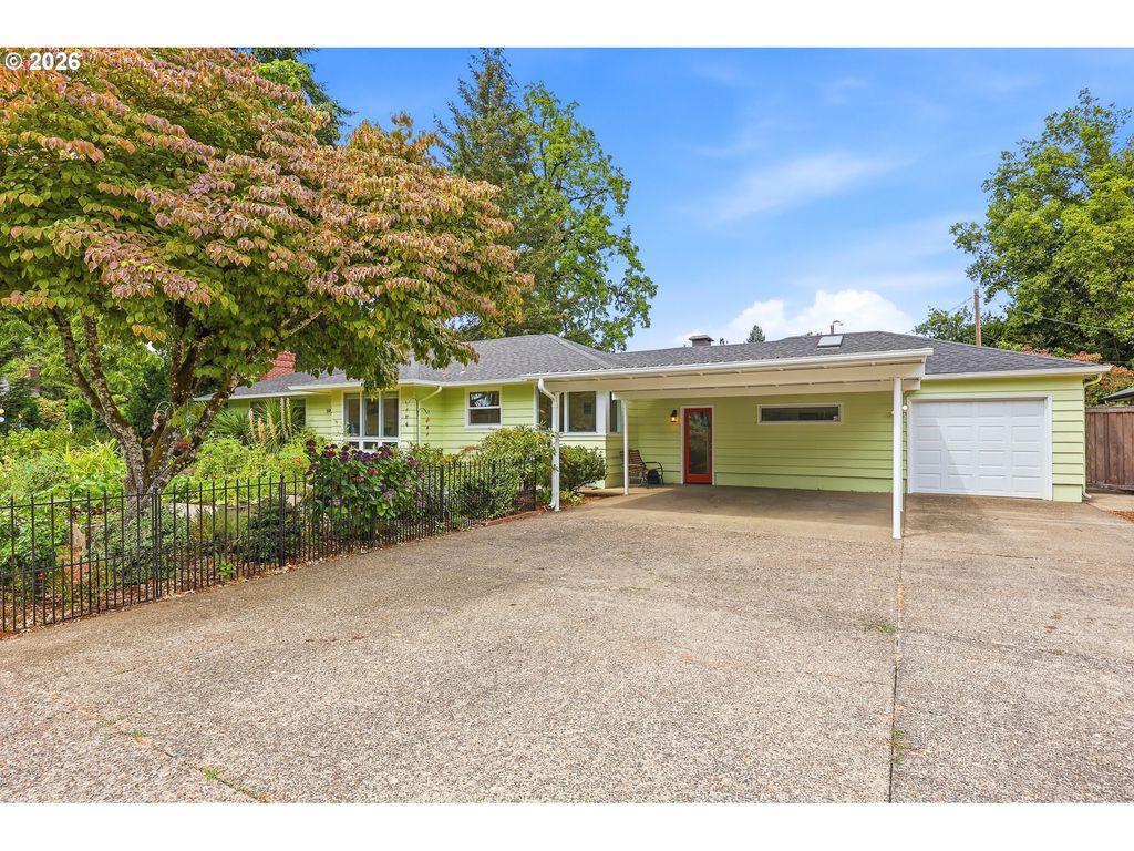 595 DARTMOOR Dr, Eugene, OR 97401