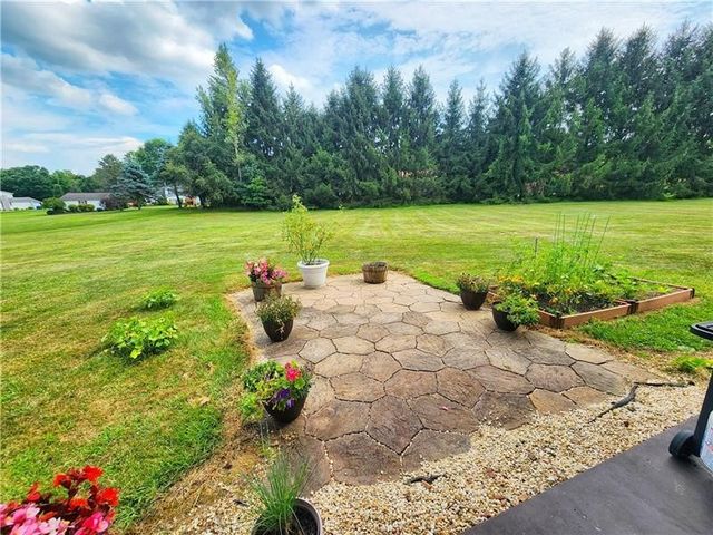 130 James Cir, North Beaver Twp, PA 16102