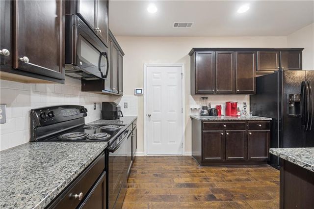 2889 Cooper Brook Drive, Snellville, GA 30078