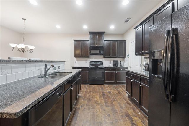 2889 Cooper Brook Drive, Snellville, GA 30078