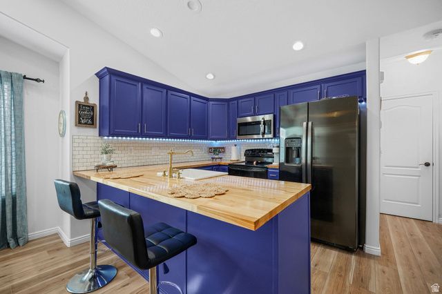 1022 W ALLINGTON DR, North Salt Lake, UT 84054