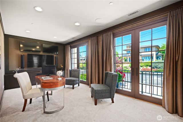 435 8th Avenue W, Kirkland, WA 98033