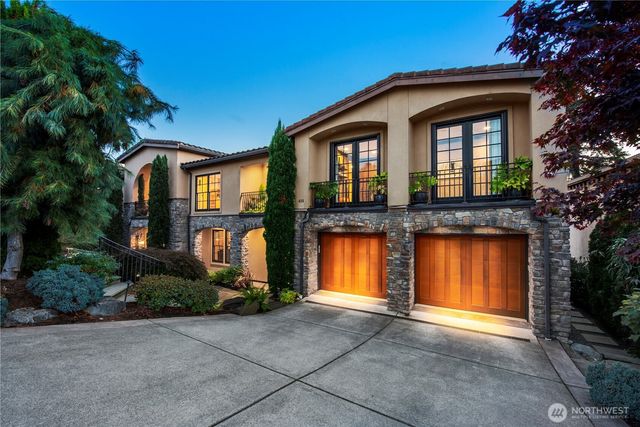 435 8th Avenue W, Kirkland, WA 98033
