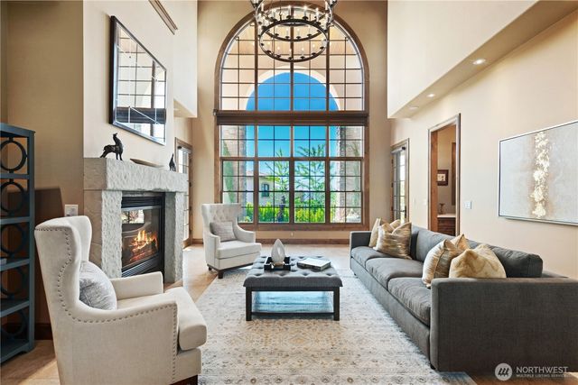 435 8th Avenue W, Kirkland, WA 98033