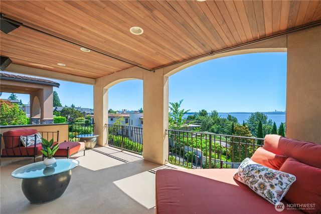 435 8th Avenue W, Kirkland, WA 98033