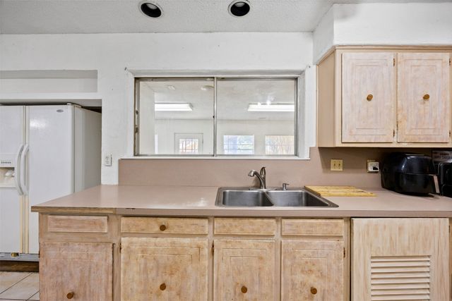 2010 Warwick Drive, Arlington, TX 76015