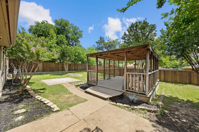 2010 Warwick Drive, Arlington, TX 76015