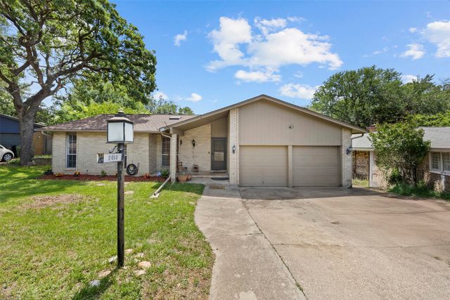 2010 Warwick Drive, Arlington, TX 76015