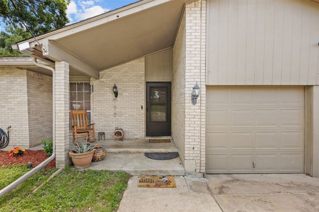 2010 Warwick Drive, Arlington, TX 76015