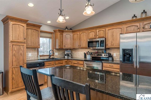 100 La Costa Lane, Mankato, MN 56001