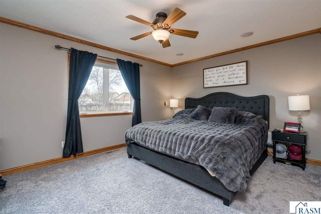 100 La Costa Lane, Mankato, MN 56001