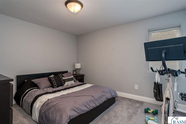 100 La Costa Lane, Mankato, MN 56001