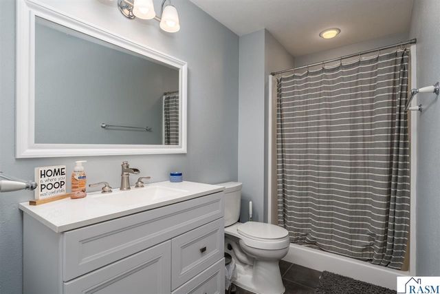 100 La Costa Lane, Mankato, MN 56001