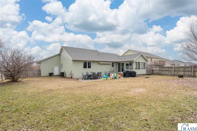 100 La Costa Lane, Mankato, MN 56001