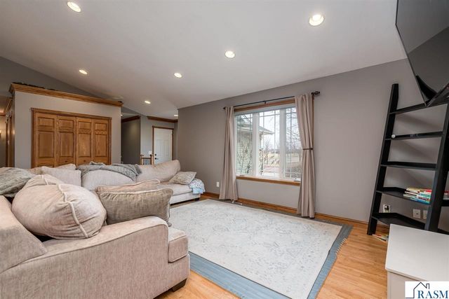 100 La Costa Lane, Mankato, MN 56001