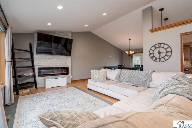 100 La Costa Lane, Mankato, MN 56001