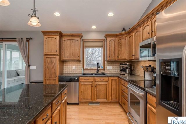 100 La Costa Lane, Mankato, MN 56001