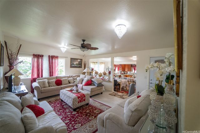 47-726 Kamehameha Highway, Kaneohe, HI 96744