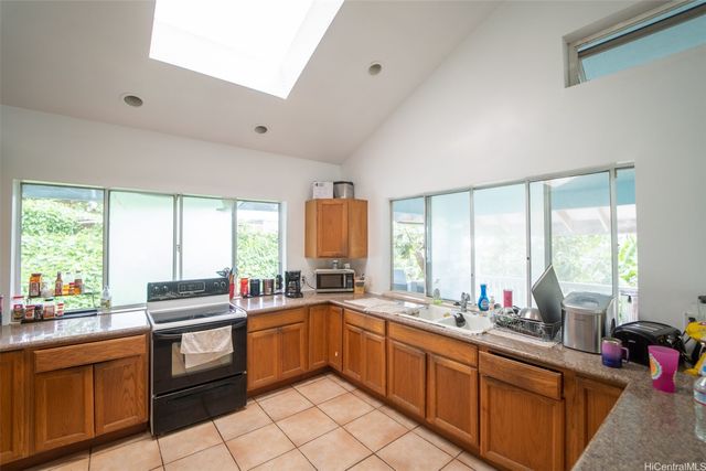 47-726 Kamehameha Highway, Kaneohe, HI 96744