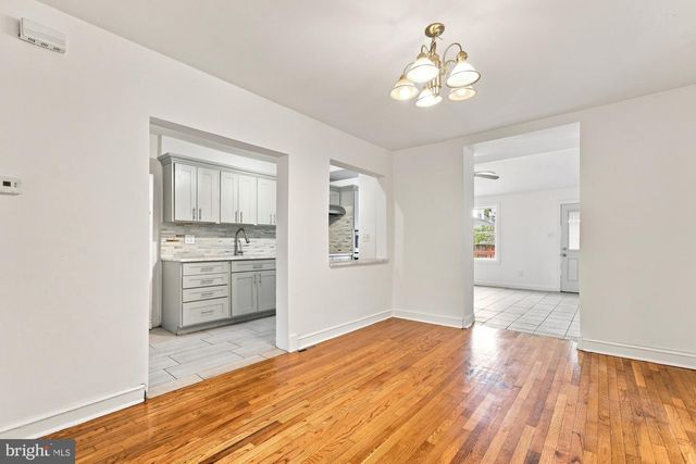 1135-37-37 OVERINGTON ST, Philadelphia, PA 19124