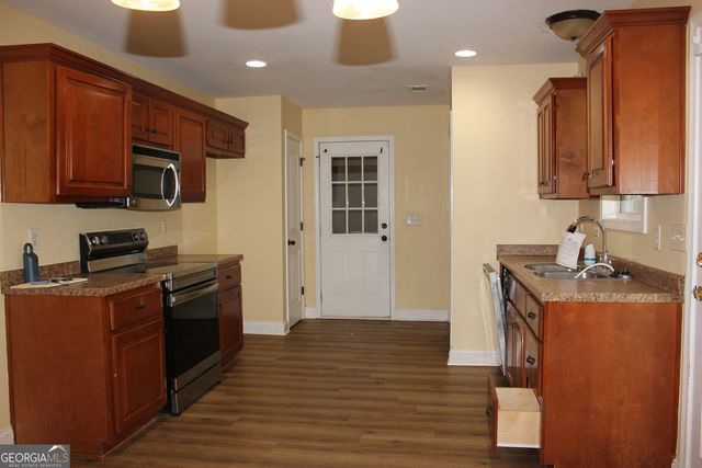205 Gayla Court, Warner Robins, GA 31088