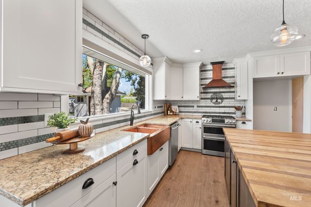 1255 S Cloverdale, Boise, ID 83709