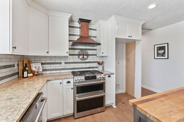 1255 S Cloverdale, Boise, ID 83709