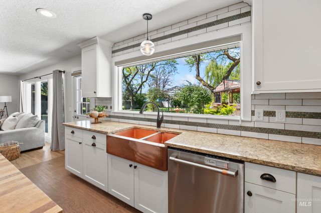 1255 S Cloverdale, Boise, ID 83709